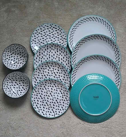 Photo of free Plates and dishes (BH24 Ringwood) #1