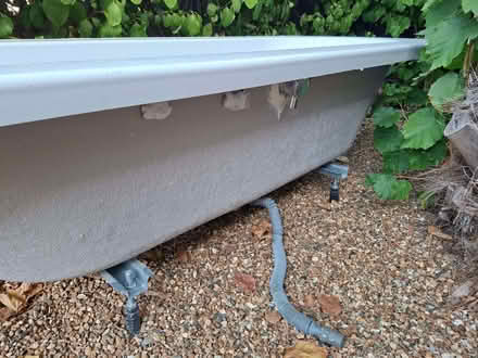 Photo of free Acrylic bath (Hampton Hill TW11) #3