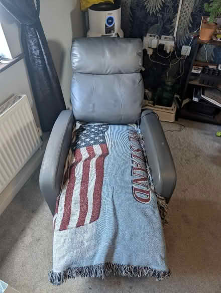 Photo of free Leather Grey, vibration massage recliner chair. (Belle Vue WF1) #4