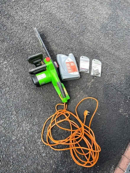 Photo of free 40cm mains chainsaw (Groby LE6) #1