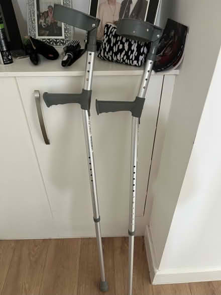 Photo of free Pair of crutches (Halewood Green L26) #1