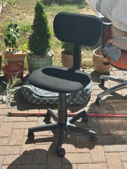 Photo of free Black office chair / green Ikea box (Sydenham) #2