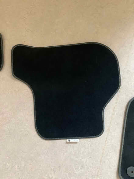 Photo of free Skoda passenger mats and boot net (Hove BN3) #2