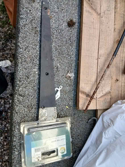 Photo of free Light tee hinge (Lexden CO3) #2