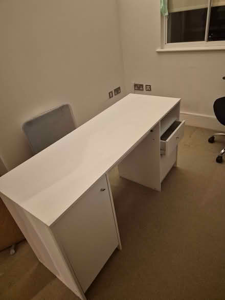 Photo of free Desk - white (Angel EC1V) #1