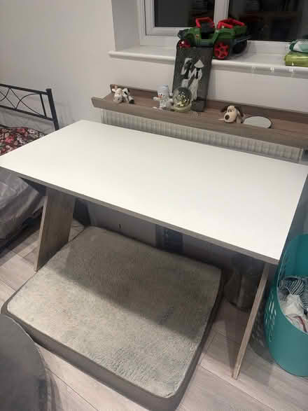 Photo of free Large table (Finchley Central N3) #1