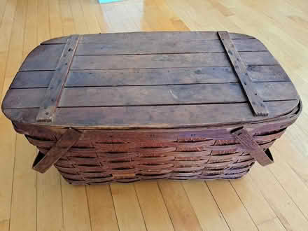 Photo of free vintage wooden picnic basket (winnetka) #1