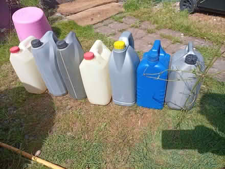 Photo of free 7 5L plastic containers with graduated volume guide (Wigmore HR6) #1