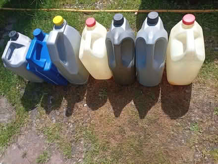 Photo of free 7 5L plastic containers with graduated volume guide (Wigmore HR6) #3