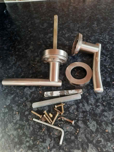 Photo of free Silver Tone Handle (Morden SM4) #1
