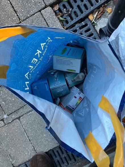 Photo of free Non LED spots and other lightbulbs (Hove BN3) #2