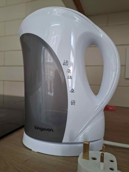 Photo of free 1L plastic electric kettle (Dublin center) #1