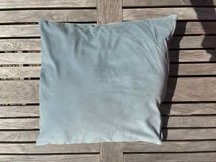 Photo of free Cushions (Oxford (near station) OX2) #3
