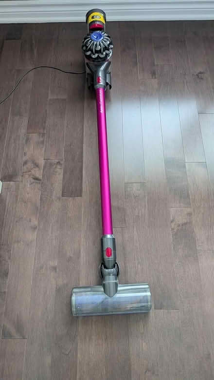 Photo of free Dyson cordless vacuum (Orléans) #1