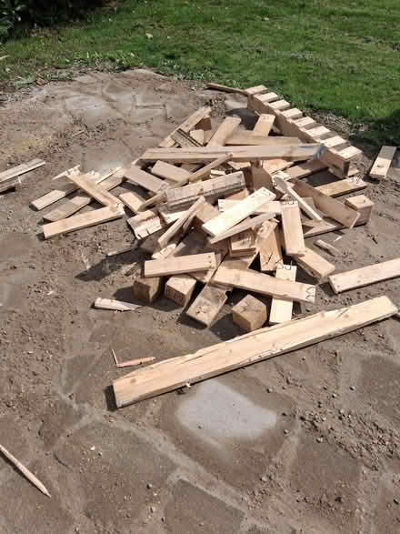 Photo of free Chopped up 2 pallets (Hala LA1) #1