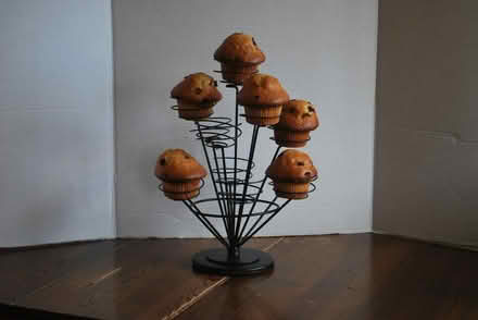 Photo of free Cake/Muffin Display, Brand New (gatineau ave & de bourgogne st) #2