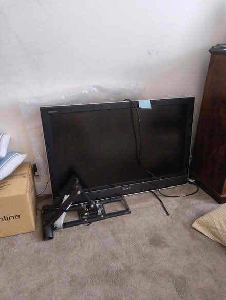 Photo of free 40" Sony Bravia TV (EN2 6ey) #2