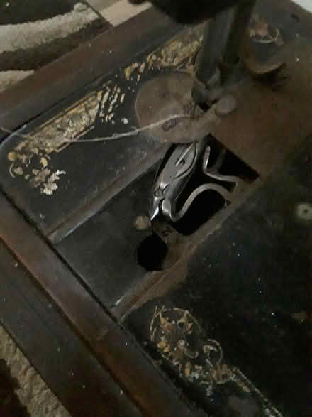 Photo of free Singer sewing machine needs TLC (Pl10 1es) #4