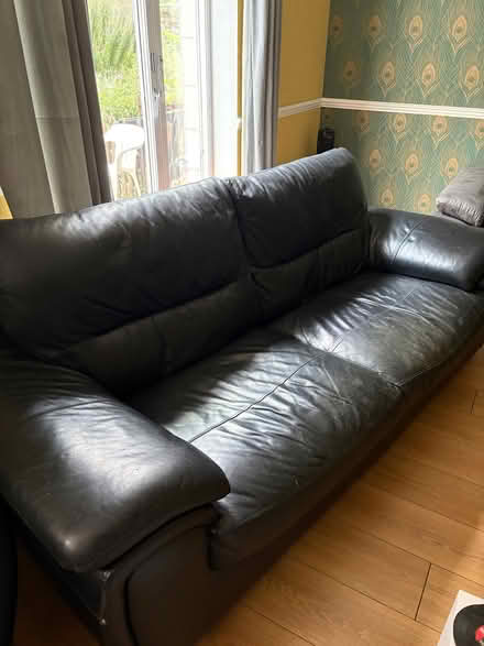 Photo of free Black leather sofa (Bonnington EH6) #1
