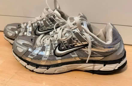 Photo of free Nike trainers (Ashburton SE25) #2