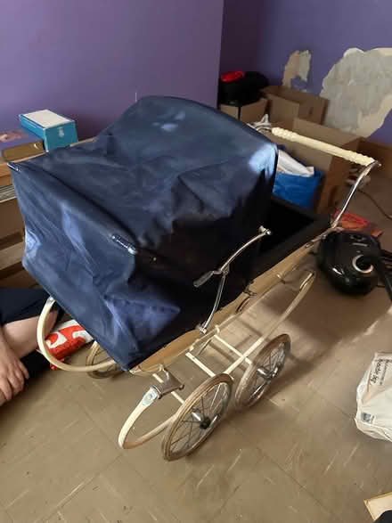 Photo of free Silver cross dolls pram (islington N1) #1
