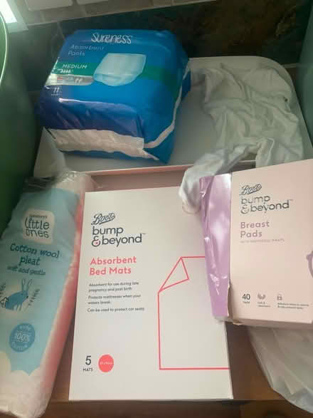 Photo of free mix of maternity stuff (Sidlesham PO20) #1