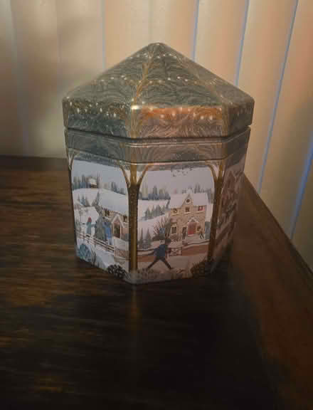 Photo of free Christmas biscuit tin (Upper Luton ME5) #1