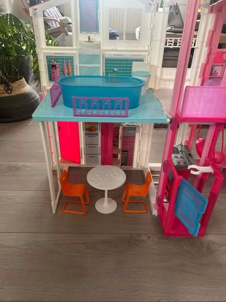 Photo of free Barbie doll house (Buckhurst Hill IG9) #2