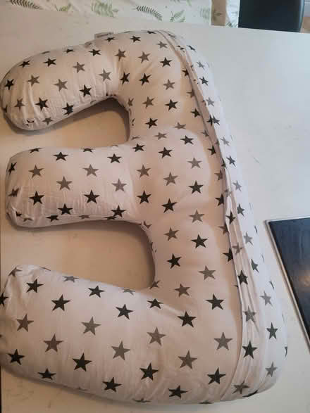 Photo of free Twin feeding pillow (Tooting Broadway) #3