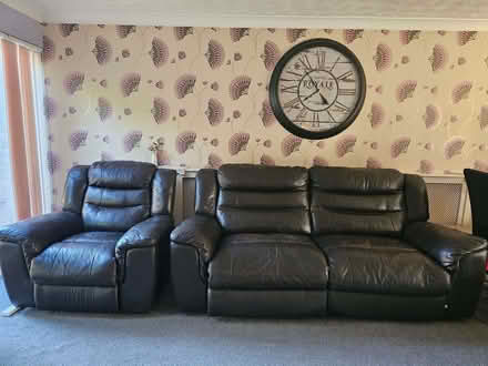 Photo of free 3 seater plus 1 seater electric recliner sofa (Lee Chapel SS15) #1