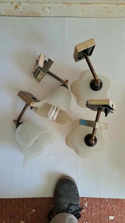 Photo of free Wall lights (BR5 St Mary Cray) #2