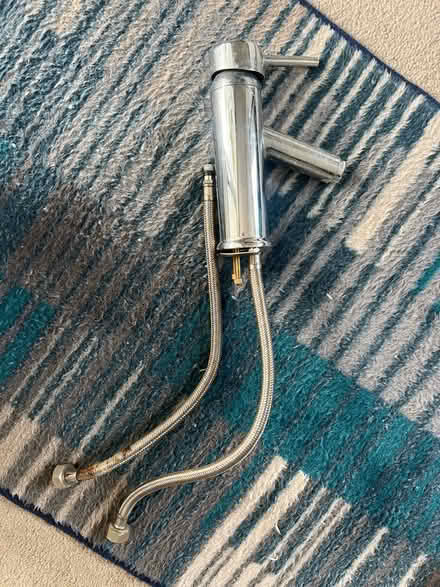 Photo of free Basin mono pillar mixer tap (Hammerfield HP1) #2