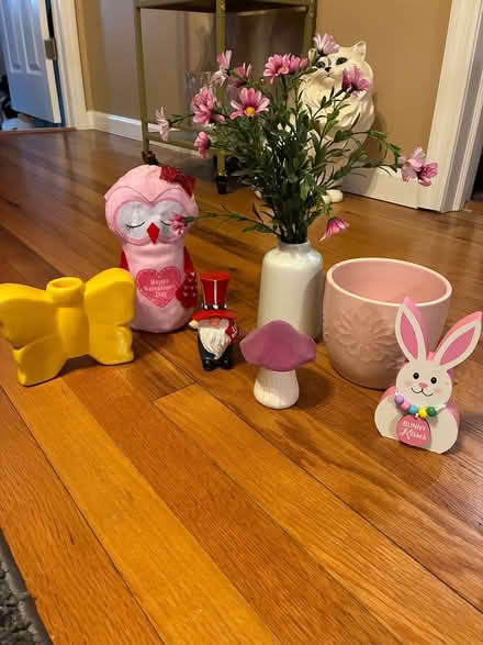 Photo of free Various decor items (Saugerties) #1