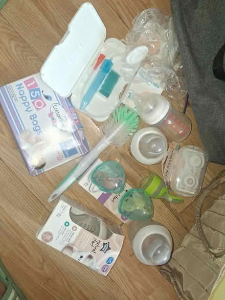 Photo of free Feeding bottles, nappies bags, baby bag, nappies organiser, (Walworth SE17) #1