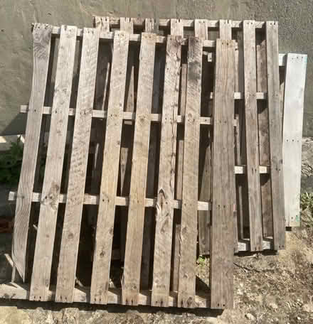 Photo of free 3 x Wooden Pallet (Lambeth SW16) #2