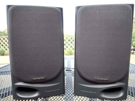 Photo of free Pair of Aiwa speakers 20w rms (Whitchurch-On-Thames RG8) #1