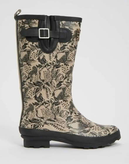 Photo of free pair leopard Wellington boots size 4- excellent condition (Hoddesdon EN11) #3
