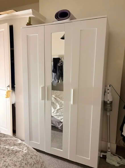 Photo of free wardrobe (Canonbury N1) #2