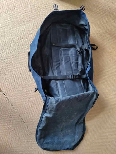 Photo of free Lowe travel bag (OX4 Rose Hill) #3