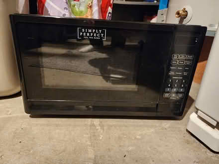 Photo of free Microwave (21122) #1