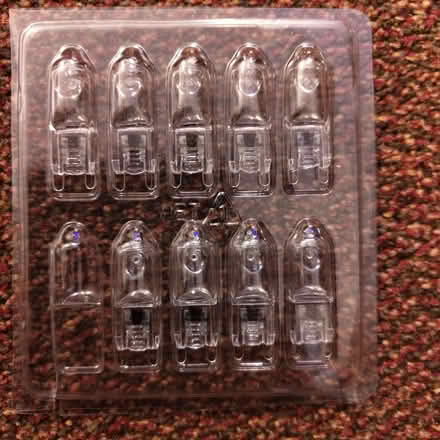 Photo of free G9 Halogen light bulbs (OX4 Rose Hill) #3