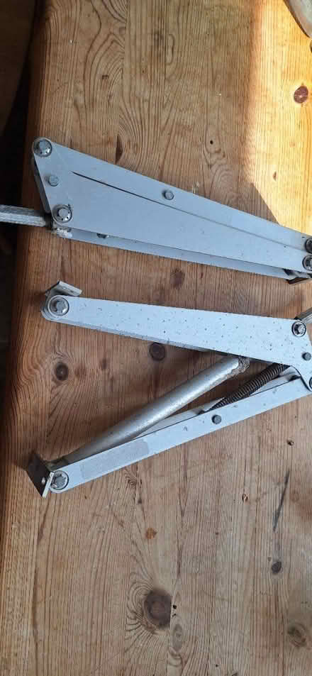 Photo of free Automatic greenhouse window openers (South Green CM11) #1