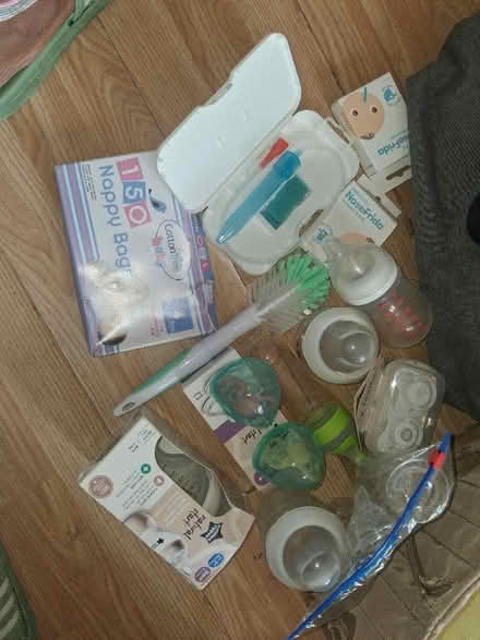 Photo of free Feeding bottles, nappies bags, baby bag, nappies organiser, (Walworth SE17) #2
