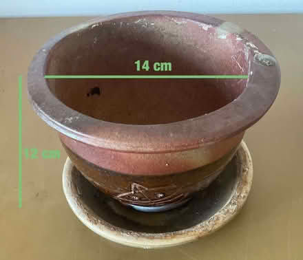 Photo of free Ceramic plant pot & saucer (Bransholme HU7) #1