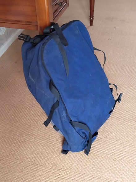 Photo of free Lowe travel bag (OX4 Rose Hill) #4
