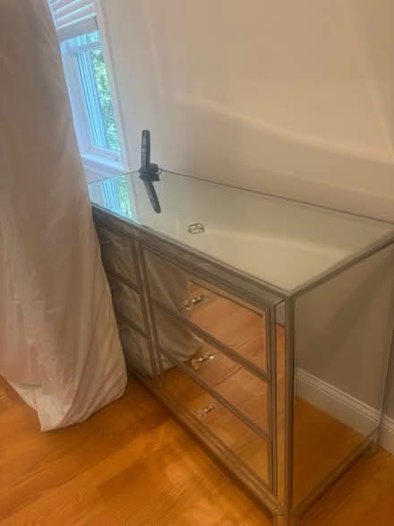 Photo of free curbside today only (Larchmont) #2