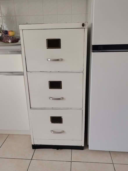 Photo of free 3-drawer filing cabinet with key (Woodford IG8) #1