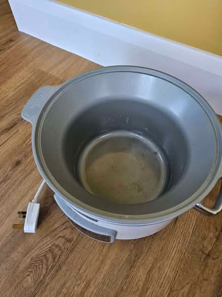 Photo of free Slow Cooker (Lamorbey DA15) #1