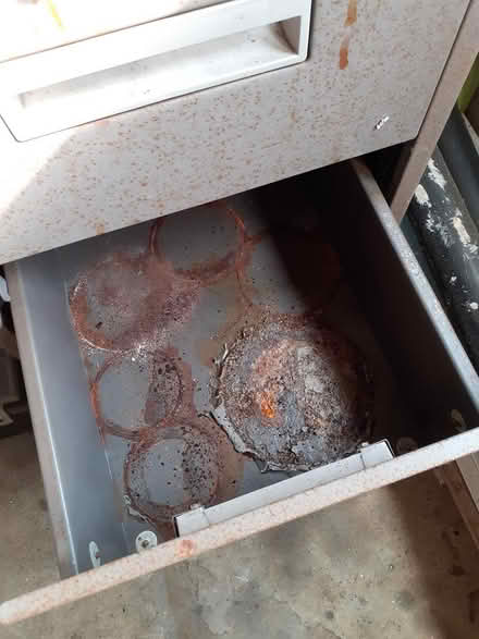 Photo of free 3 drawer metal cabinet (Tonbridge TN9) #2