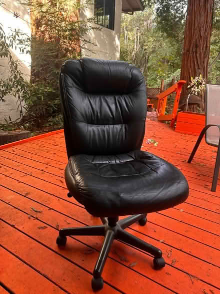 Photo of free office chair (Wild Wood Park) #1